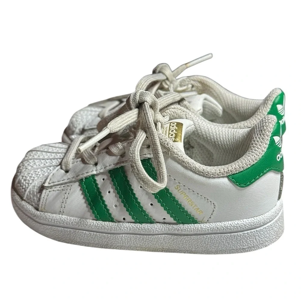 Adidas Ortholite Kids Super Star Sneakers in Green and White. Kids size -6-.